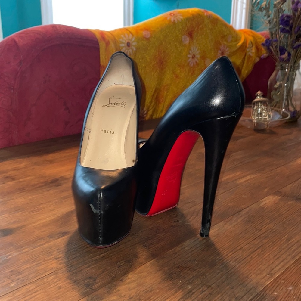 Christian Louboutin daffodils